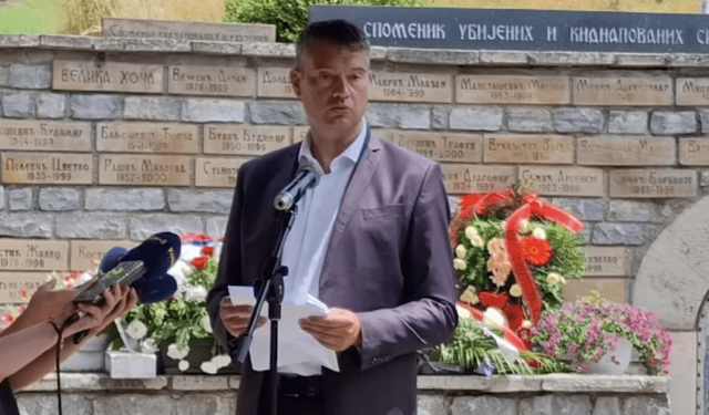 Sırbıstan Kosova ile normalleşme sürecini askıya aldı