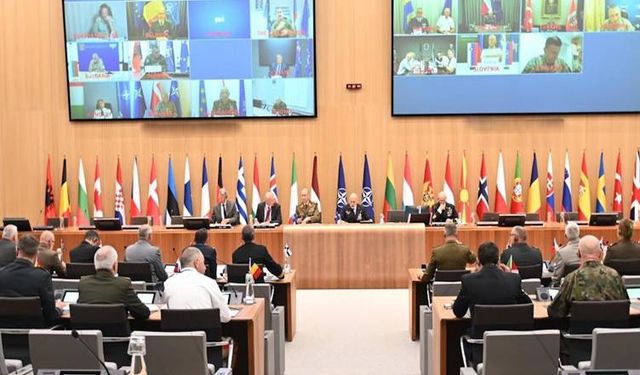 NATO nabız yoklamak için toplandı, Rusya anında tepki verdi