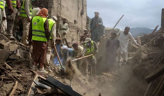 Afganistan depreminde can kaybı sürekli artıyor