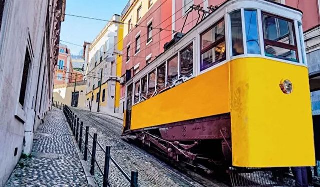 Lizbon’da 140 yıllık finiküler devrildi 15 kişi öldü