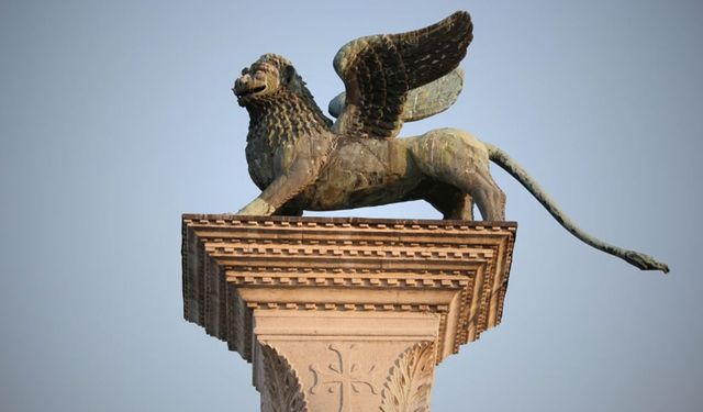 700 yıllık Venedik Aslanı Çin malı çıktı