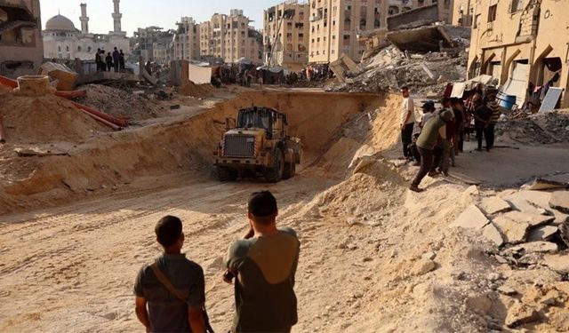 En az 10 bin sivilin cansız bedeni iki yıldır enkazda bekliyor