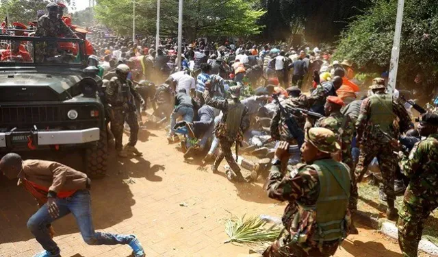 Eski başbakanın cenaze töreni kaosa dönde, 4 kişi öldü