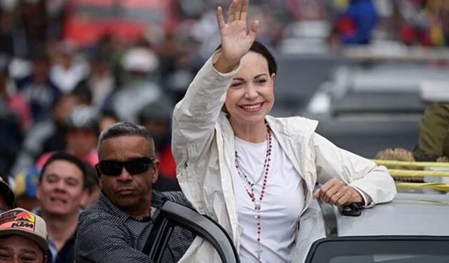 Netanyahu'yu tebrik etti, Gazze soykırımını övdü