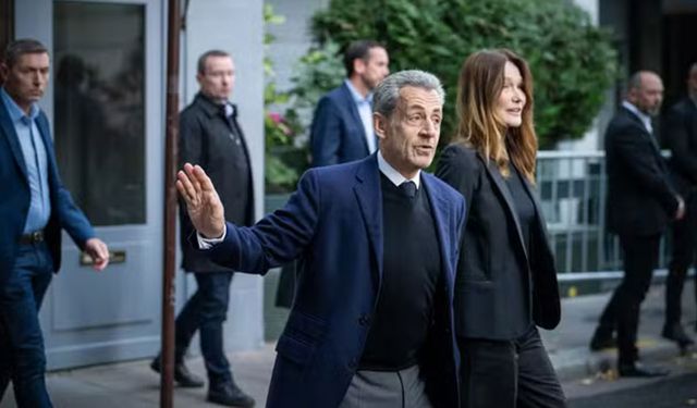 Sarkozy hücredeki ilk gecesinde sabaha kadar uyutulmadı