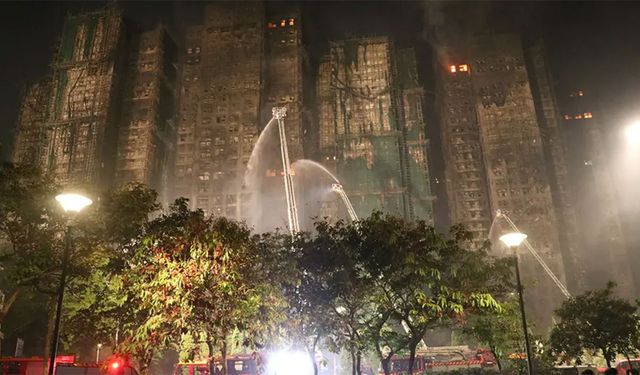 Hong Kong yangın faciasında bilanço büyüyor