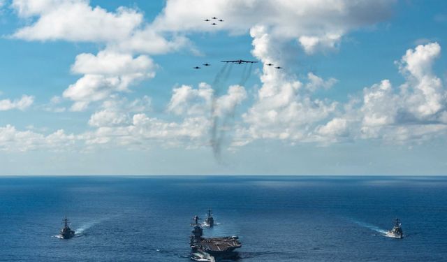 Karayipler'de ABD-Venezuela Gerilimi: USS Gerald R. Ford Uçak Gemisi Bölgeye Gitti