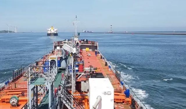 Karadeniz'de bir gemi daha vuruldu