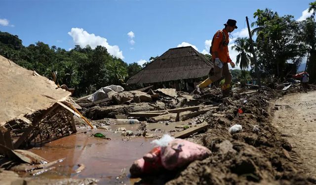 Güney Asya'da sel felaketi bilançosu büyüyor