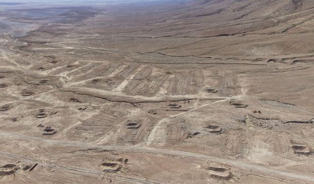 Katliamı örtpas etmek için günlerce ceset ve toprak taşıdılar