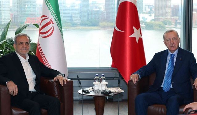 Cumhurbaşkanı Erdoğan, Pezeşkiyan ile görüştü