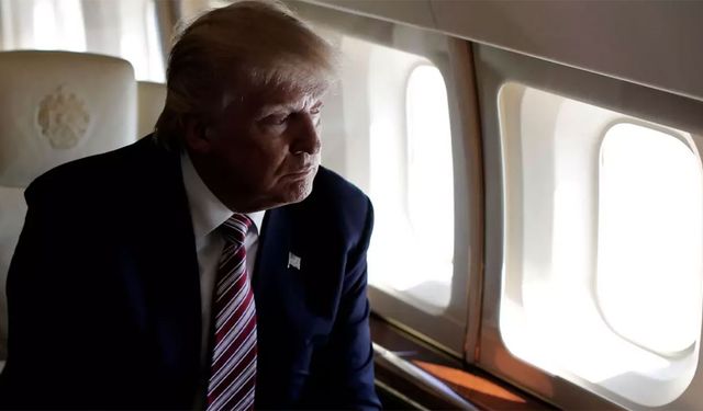 Trump "bana bir şey olursa" diyerek İran'ı tehdit etti, bir saat sonra uçağı arızalandı