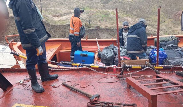 Türk bandıralı gemi Kerç Boğazı'nda karaya oturdu