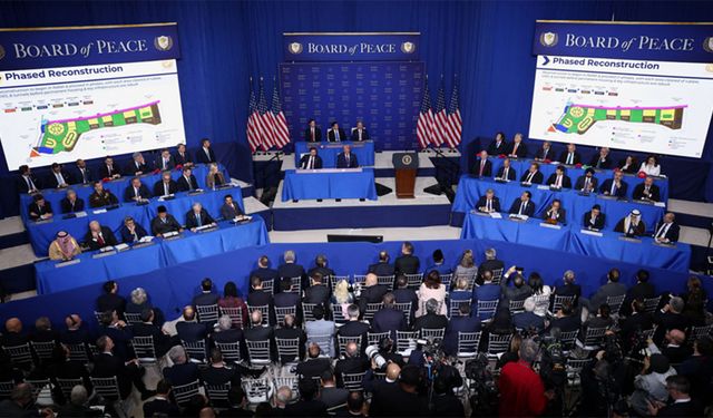 Trump, İsrail'in yıktığı Gazze'nin onarımı 7 milyar dolar topladı