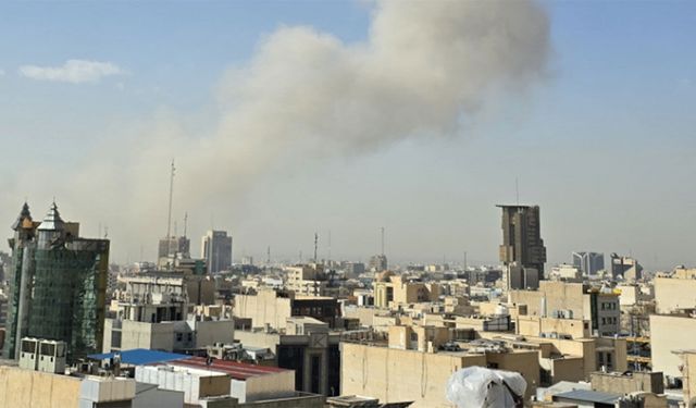 Beklendiği gibi oldu: ABD İsrail'i önden sahaya sürdü, İran bombalanmaya başladı