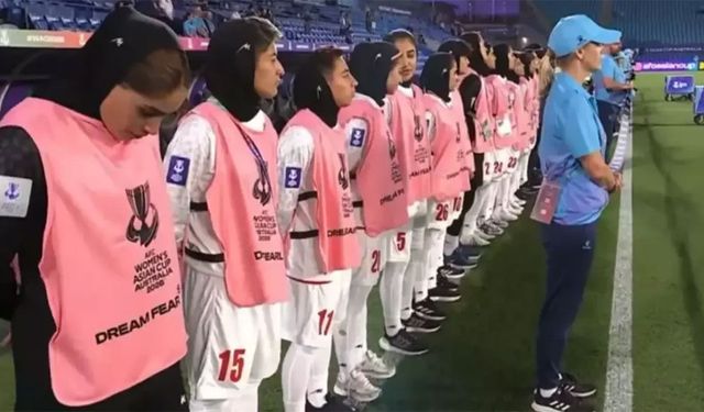 Trump, İranlı kadın futbolcular krizine sarıldı