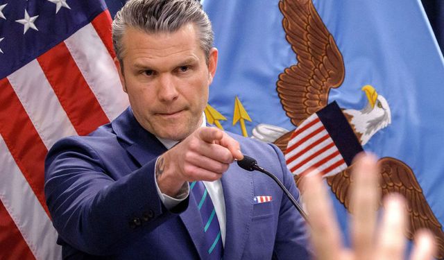 Trump'ın savaş ekibi sıkıştıkça şaşırıyor: Foto muhabirlere yasak getirdiler