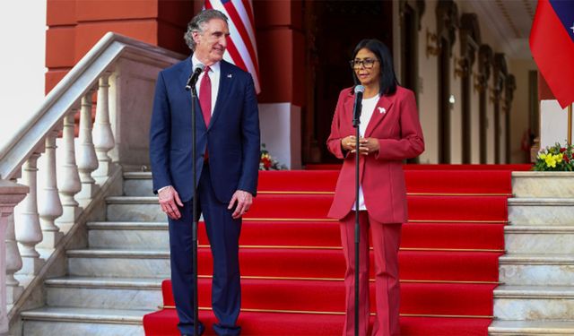 Trump Venezuela ile sıkı fıkı, demokrasi hikayeymiş!