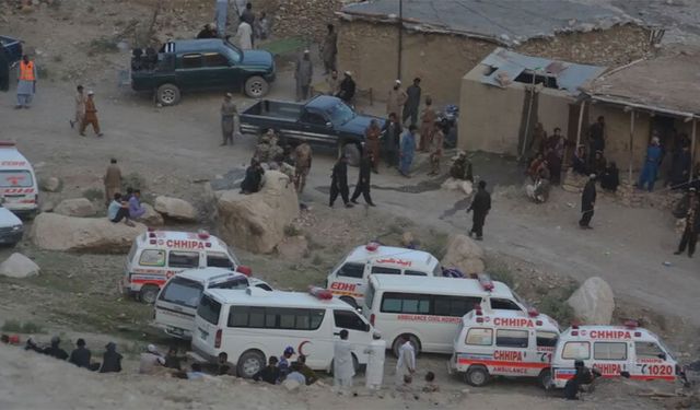 Pakistan'da silahlı saldırı: Ölen ve kaçırılan Türk vatandaşları da var