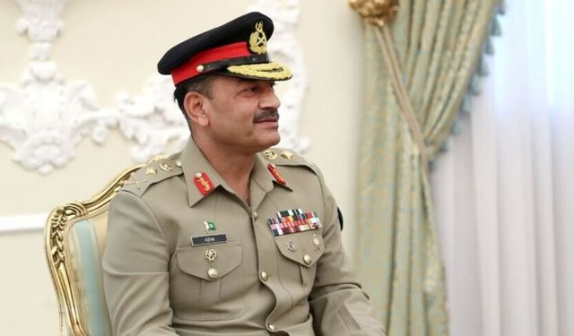 Pakistan ordu komutanı müzakere için İran'da