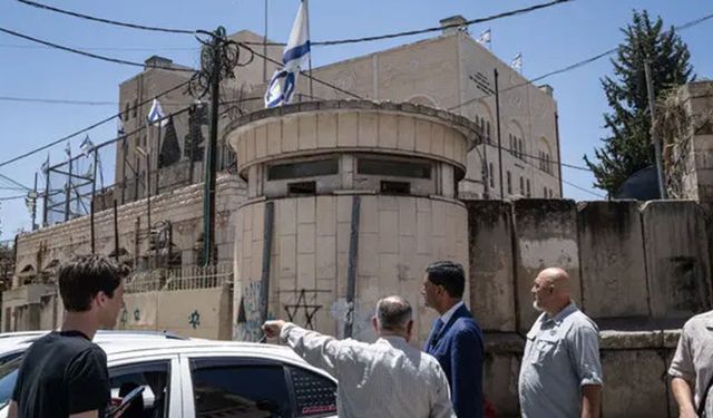 İsrail işgal güçleri ABD'li kongre üyesini alıkoydu