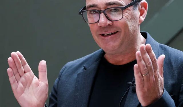 Andy Burnham İngiltere Başbakanı oldu
