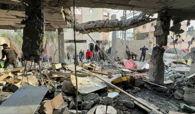 İsrail soykırımda hız kesmiyor: Han Yunus'ta aile evine saldırdı, 2 şehit var
