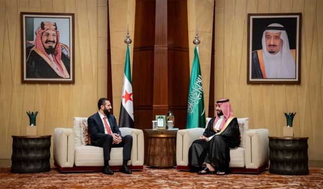 Ahmed Şara ile Muhammed bin Selman Riyad’da bir araya geldi