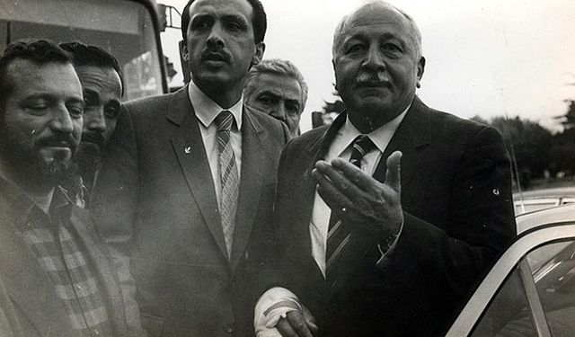 Erbakan: Sistem içi muhalif - Akif Emre