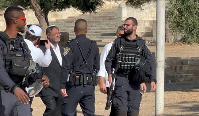 Eski İsrail Başbakanı Lapid'den Ben-Gvir'in Mescid-i Aksa provokasyonuna tepki