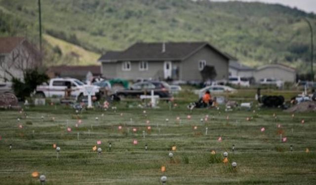 Kanada'daki kilise okulu arazisinde yeni mezarlar bulundu
