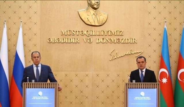 Lavrov ve Bayramov telefonda görüştü