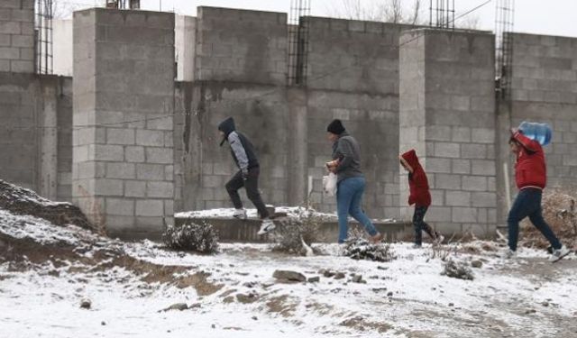 Meksika'da kamyon kasasında 50'den fazla refakatsiz çocuk buldu