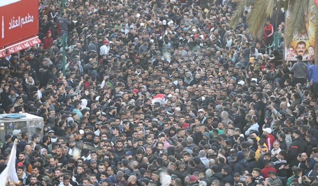 İsrail güçlerinin katlettiği 10 Filistinli toprağa verildi