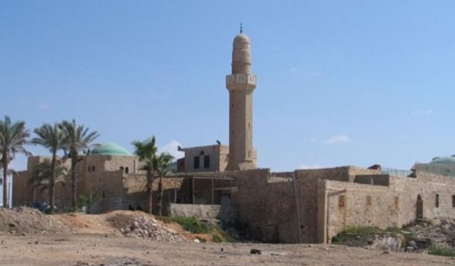 Tarihi camiye saldırı düzenlendi