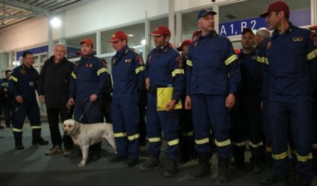 Türkiye'de arama kurtarma çalışmalarına katılan Yunan ekip Atina'ya döndü