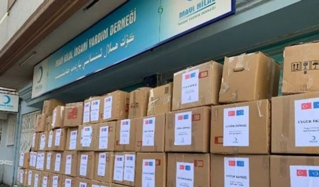 Uygur Türkleri depremzedeleri unutmadı