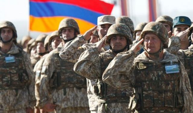 Ermenistan'da "kadın asker" dönemi