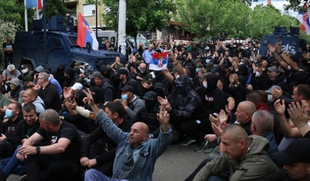 Kosova'da 9 gazeteci Sırp saldırısına uğradı