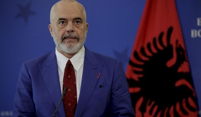 Arnavutluk'tan Kosova'ya açık destek