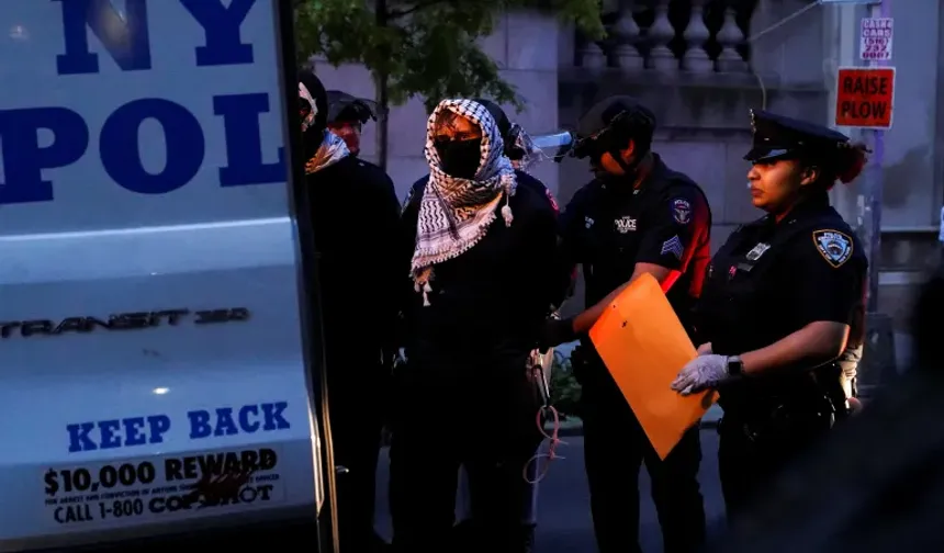 Columbia Üniversitesi'nde Filistin yanlısı göstericilere gözaltı