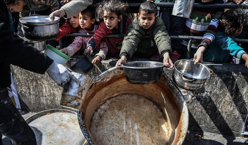 Gazze'de açlıktan ölenlerin sayısı 29'a yükseldi