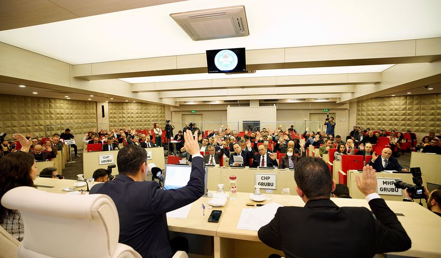 AK Parti Manisa'da aday çıkarmama kararı aldı