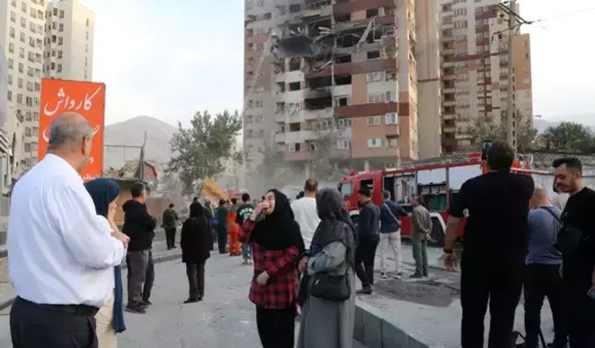 İran Genelkurmay Başkanı ile Devrim Muhafızları Komutanı da saldırıda öldü