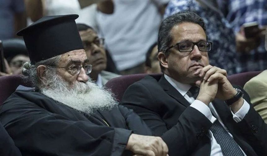 Sina'da kilise isyanı: Rahipler papazı rehin aldı