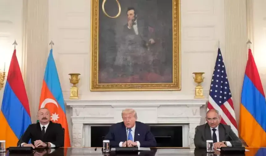 Soykırımın ortağı Trump kendini barış meleği ilan etti