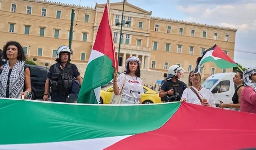 Yunanlar, İsraillilere ülkeyi dar etti, elçilik boşatıldı