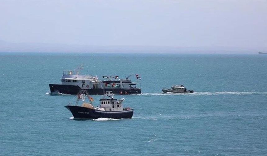 İtalya bir donanma gemisi daha gönderdi, Müslüman ülkelerden hala ses yok