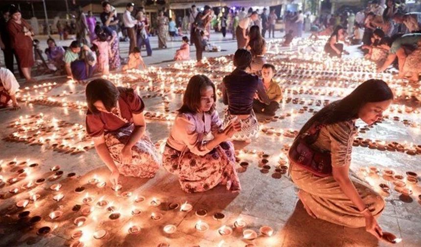 Myanmar askeri festivali bombaladı 41 kişi öldü