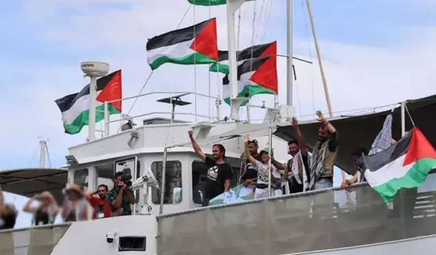 Siyonist rejim askerleri Sumud Filosu'na baskın düzenledi